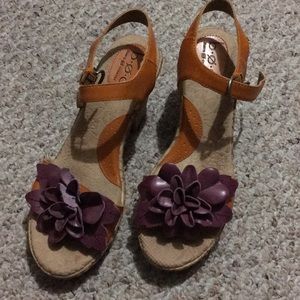 Comfy wedges sandals